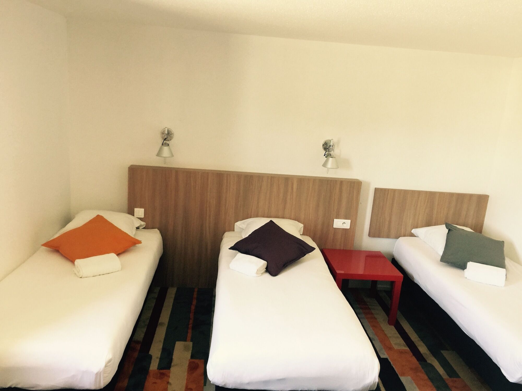 กีริอ๊าด ดีเร็ค อาแฌ็ง Hotel Castelculier ภายนอก รูปภาพ